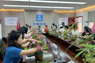 奥运女篮资格赛：法国次节打出攻击波 中国半场落后20分